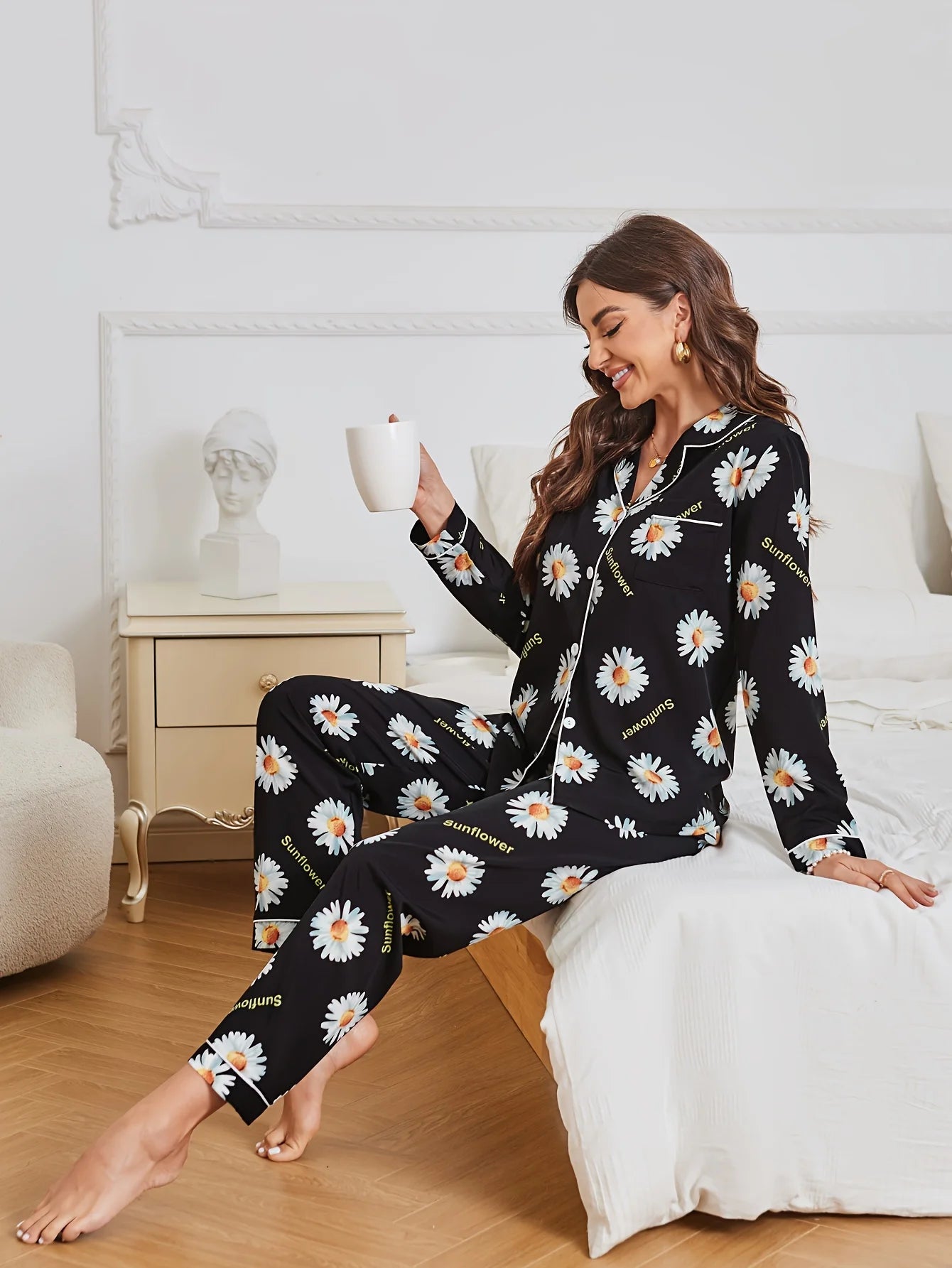 Daisy Print Pajama Set, Casual Long Sleeve Buttons Lapel Top & Elastic Pants, Women's Sleepwear