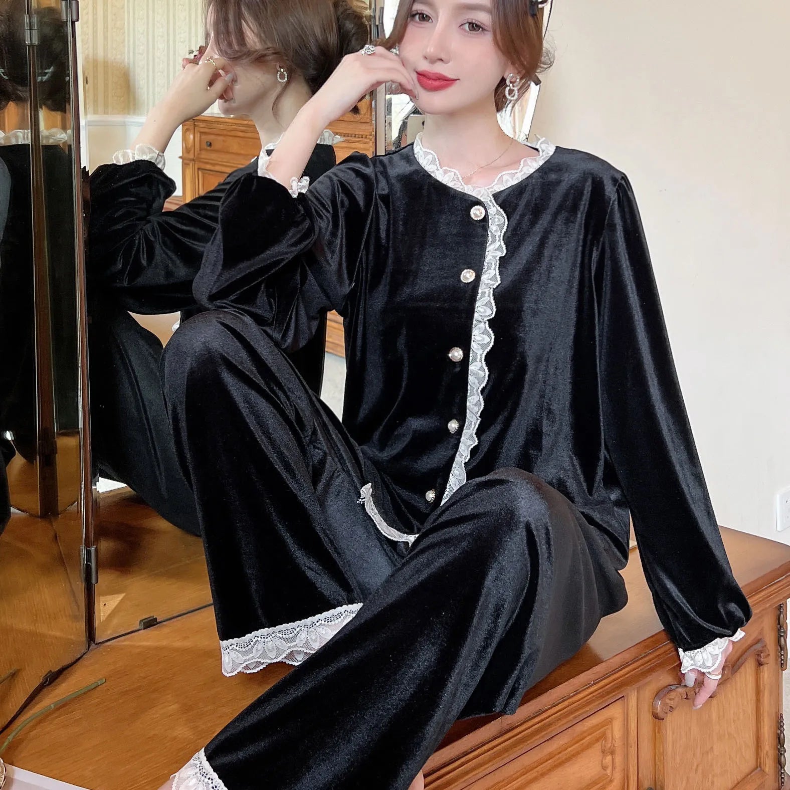 Women's Velvet Sleepwear Comfortable Lace Top Long Trousers Pajamas Set Home Clothes Ladies Nightwear Outer Clothes Pijama Mujer