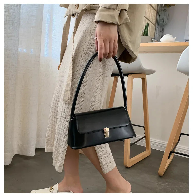 2024 Popular Retro Niche Baguette Shoulder Bag French Bag Western Style Portable New Tide Fashion Handbag Armpit Women's Bag