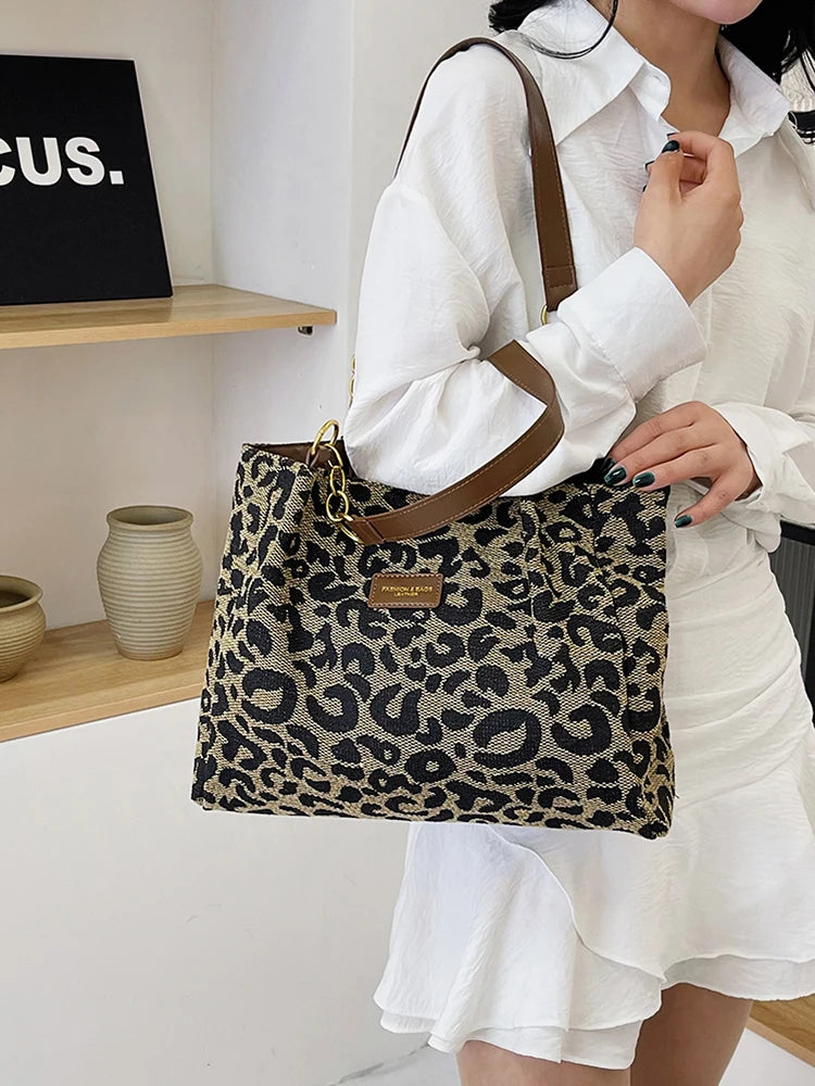 Women Shoulder Bag Leopard Print Canvas Handbag Multi-Pockets Underarm Bag for School Work Shopping