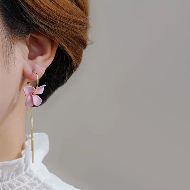 French Romantic White Petals Asymmetric Earrings Gold Color Tassel Long Earrings for Women Summer Fashion Jewelry Ear Jewelry