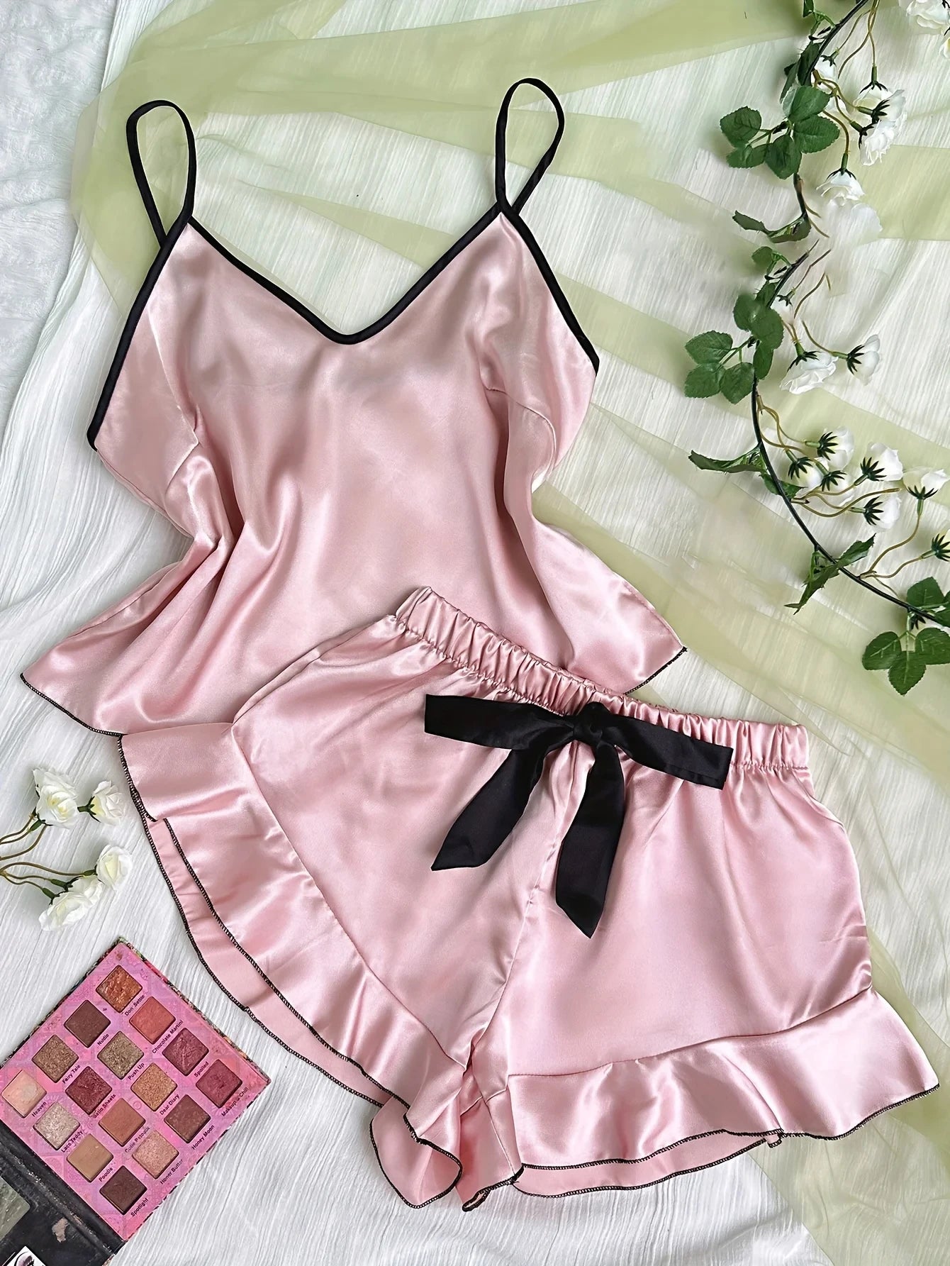 Women's Smooth Satin Pajamas, V-Neck T-Shirt, Ruffled Edges And Bow Shorts, Simple And Breathable Pajama Set