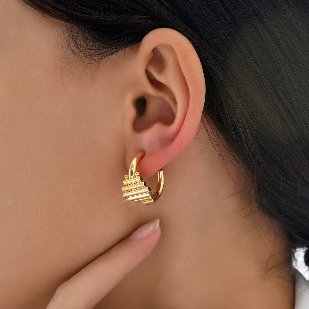 Punk Gold plated Chunky Irregular Hammered Hoop Earrings for Women Minimalist Geometric Twisted Polished Ear Ring Huggie Hoops