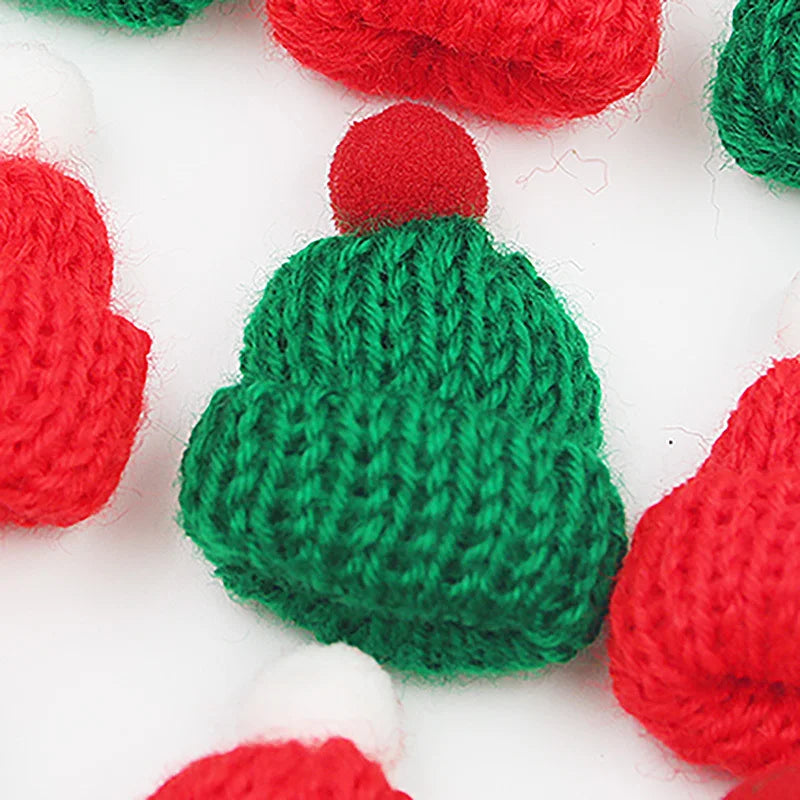 (10 Pieces/pack) 4x6cm Mini Christmas Knitted Hat Plush Yarn Finger Hat Christmas Decoration Holiday Handmade DIY Pendant