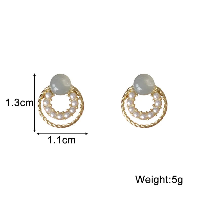 2024 New Small Round Earrings for Women Korean Fashion Sweet Imitaiton Pearl Circles Tiny Stud Earrings Geometry Ear Jewelry