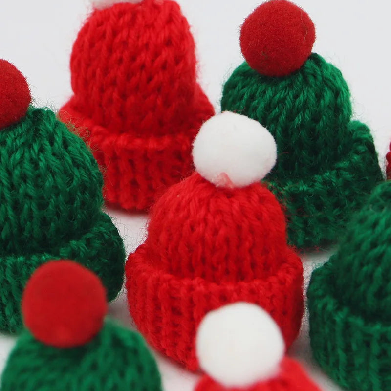 (10 Pieces/pack) 4x6cm Mini Christmas Knitted Hat Plush Yarn Finger Hat Christmas Decoration Holiday Handmade DIY Pendant