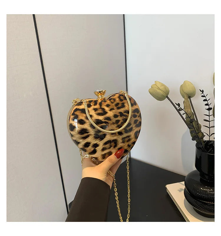 Ladies Famous Brand Evening Clutch Bag Heart Shape PU Patent Leather Leopard Print Luxury Phone Shoulder Handbag Women Wrist Bag