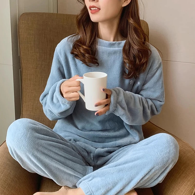 Women's Autumn and Winter Warm Pants Coral Velvet Pajama Set Loose Fitting Home Clothing for Outdoor Women's Oversized Pajamas