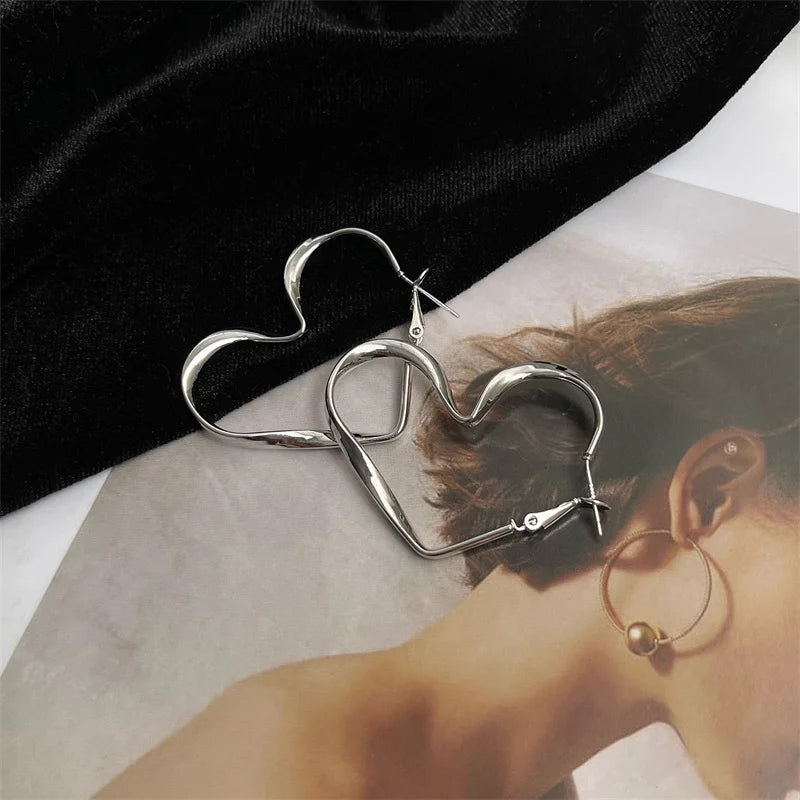 New Big Heart Hoop Earring Minimalist Statement Metal Gold Silver Color Pendant Ear For Women Punk Jewelry Wholesale Gift