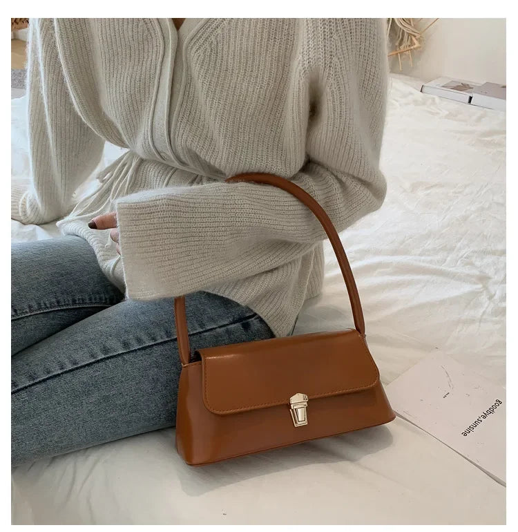 2024 Popular Retro Niche Baguette Shoulder Bag French Bag Western Style Portable New Tide Fashion Handbag Armpit Women's Bag