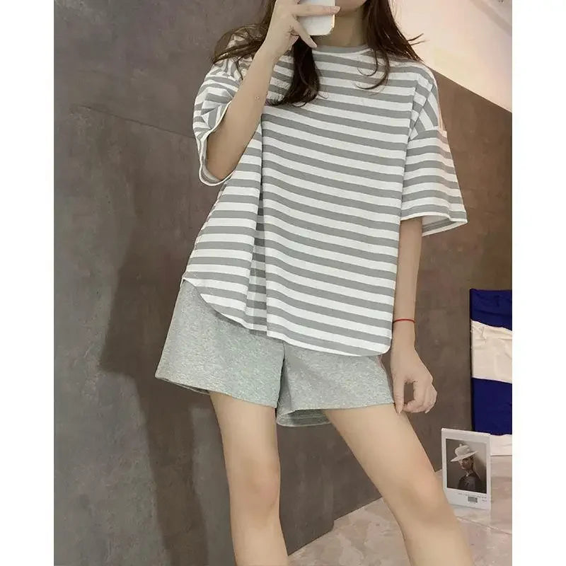 Women‘s Summer Two Pieces Sets Pajamas O-Neck Short Sleeve Shorts Pant Homewear with Chest Pad Striped Cute Sleepwear Loungewear