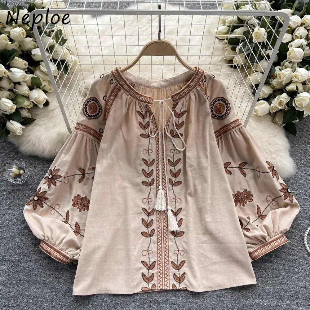 Neploe Women O Neck Puff Sleeve Print Heavy Shirt Panelled Lace Up All-match Embroidery National Style Blusas New Tassels Tops