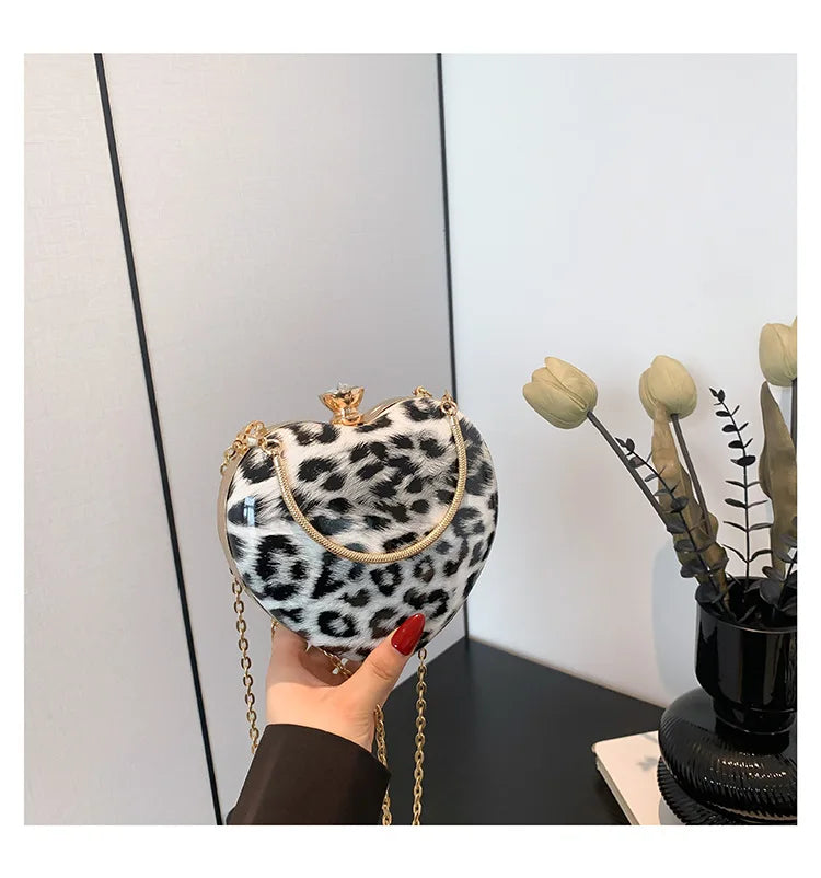 Ladies Famous Brand Evening Clutch Bag Heart Shape PU Patent Leather Leopard Print Luxury Phone Shoulder Handbag Women Wrist Bag