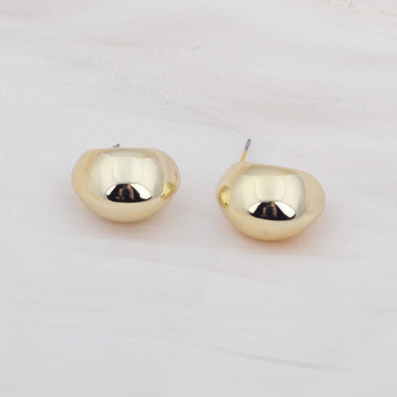 New Fashion Beans Shape Women's Stud Earrings Smooth Metal Korean Fashion Small Earrings Lovely Cute Fashion Ear Jewelry