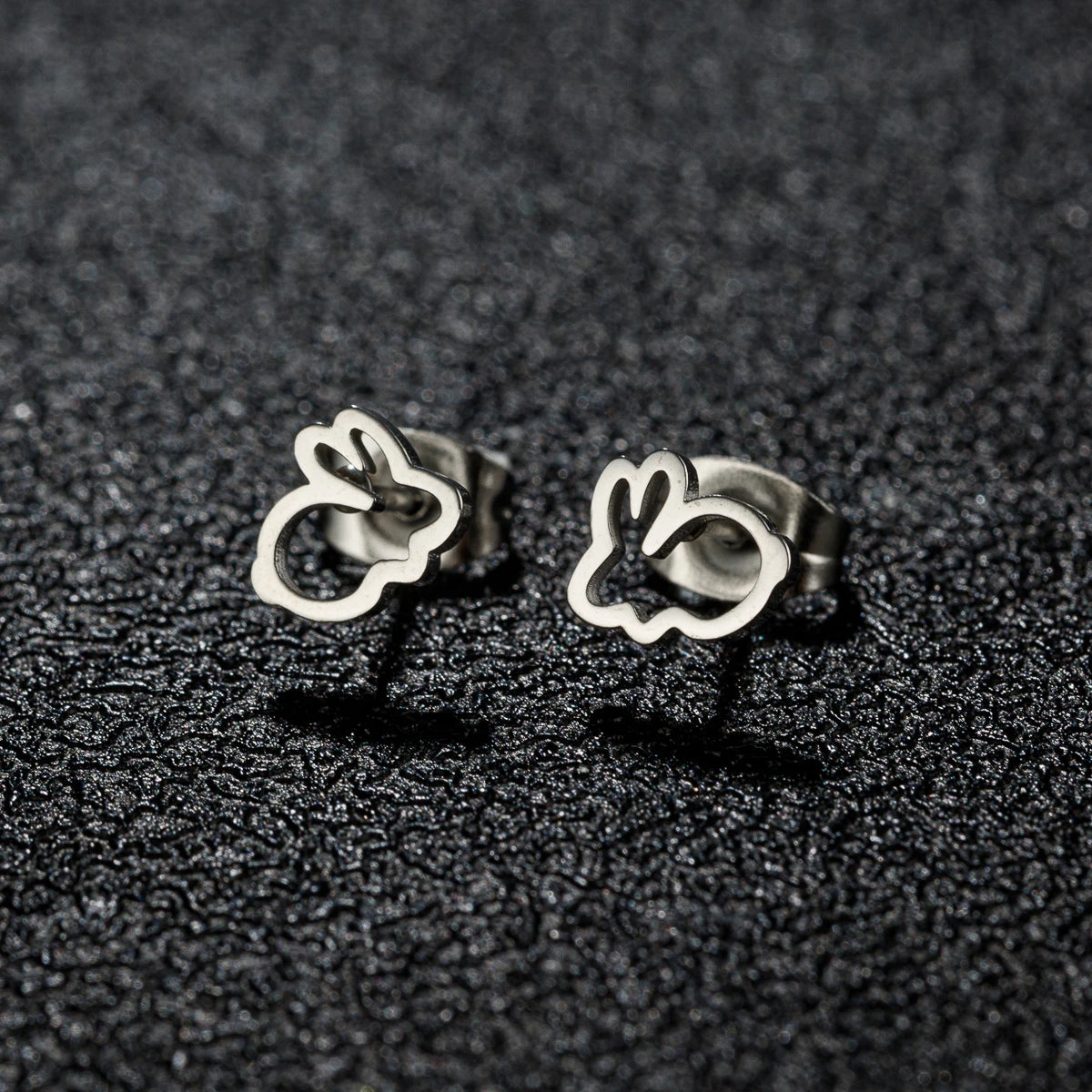 Hollow Stainless Steel Cute Rabbit Bunny Earring For Girl Ear Stud Fashion Jewelry Cute Animal Party Anniversary Stud Earrings