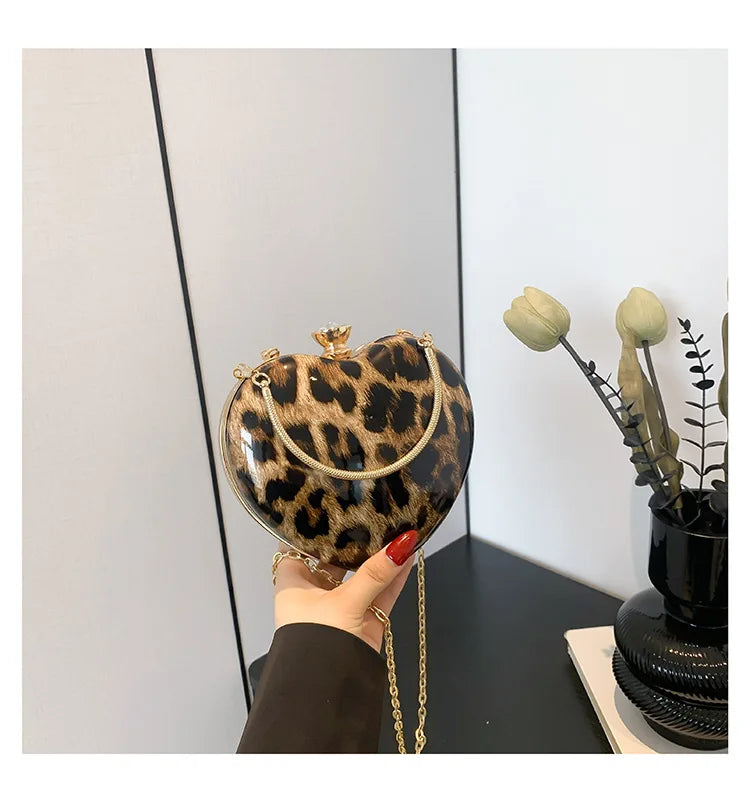 Ladies Famous Brand Evening Clutch Bag Heart Shape PU Patent Leather Leopard Print Luxury Phone Shoulder Handbag Women Wrist Bag