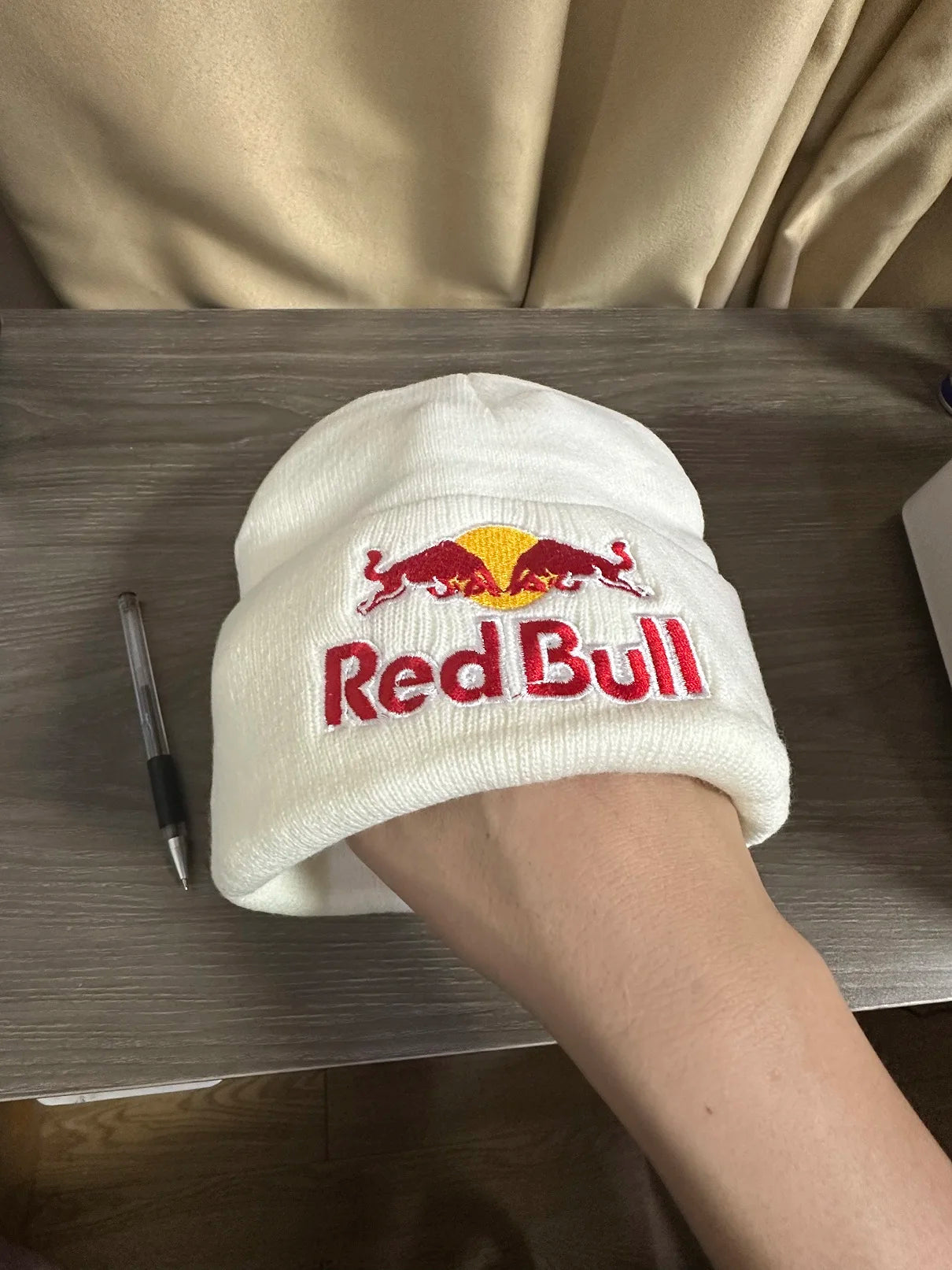 New Fashion 6 colors Red Bull High Quality Knitted Hat for Women and Men Casual Beanie Hat Cap Winter Soft Warm Caps Unisex