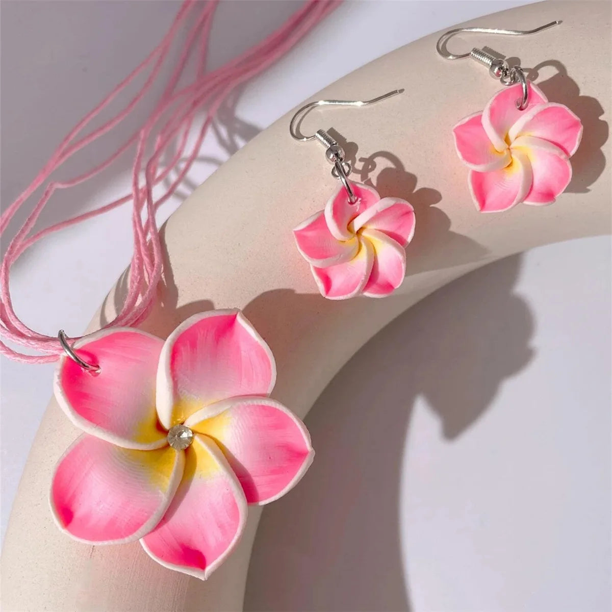 Polynesia Hawaiian Plumeria Dangle Earrings Handmade Soft Polymer Statement Drop Ear Rings Jewelry 2024 Flower Earring for Women