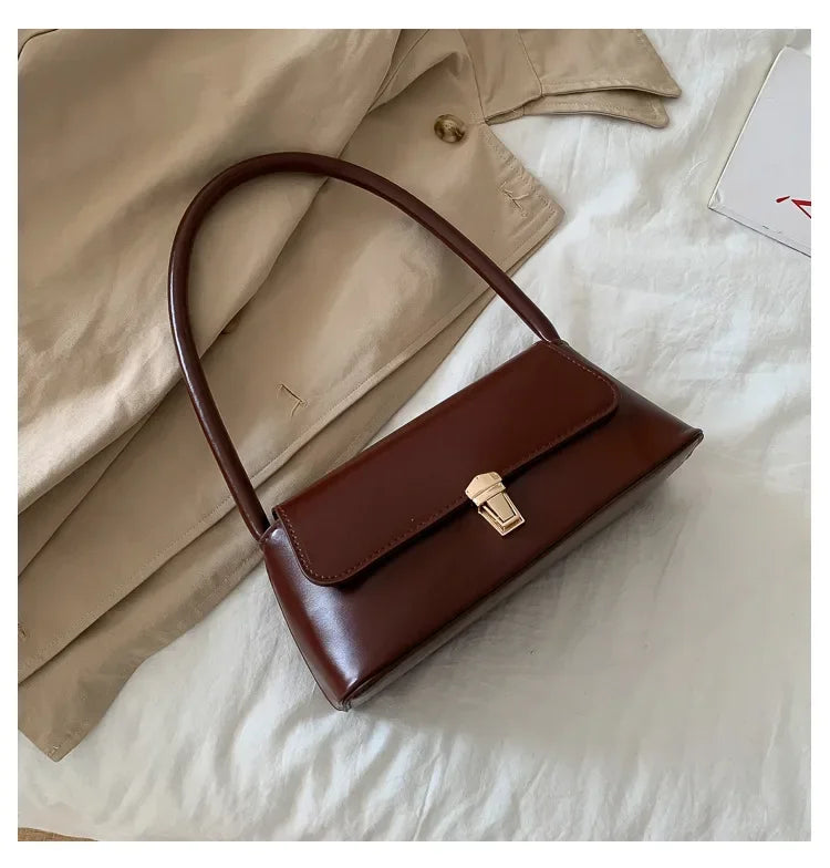 2024 Popular Retro Niche Baguette Shoulder Bag French Bag Western Style Portable New Tide Fashion Handbag Armpit Women's Bag