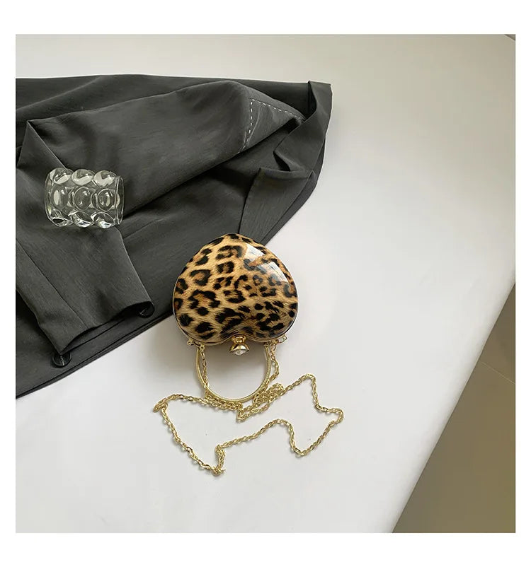 Ladies Famous Brand Evening Clutch Bag Heart Shape PU Patent Leather Leopard Print Luxury Phone Shoulder Handbag Women Wrist Bag