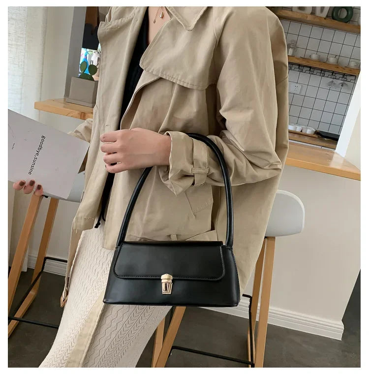 2024 Popular Retro Niche Baguette Shoulder Bag French Bag Western Style Portable New Tide Fashion Handbag Armpit Women's Bag