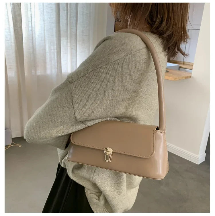 2024 Popular Retro Niche Baguette Shoulder Bag French Bag Western Style Portable New Tide Fashion Handbag Armpit Women's Bag