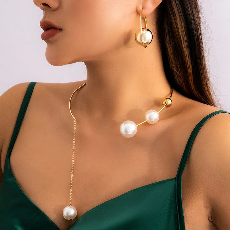 New minimalist and personalized round bead collarbone opening necklace with a cool style imitation pearl necklace earring set