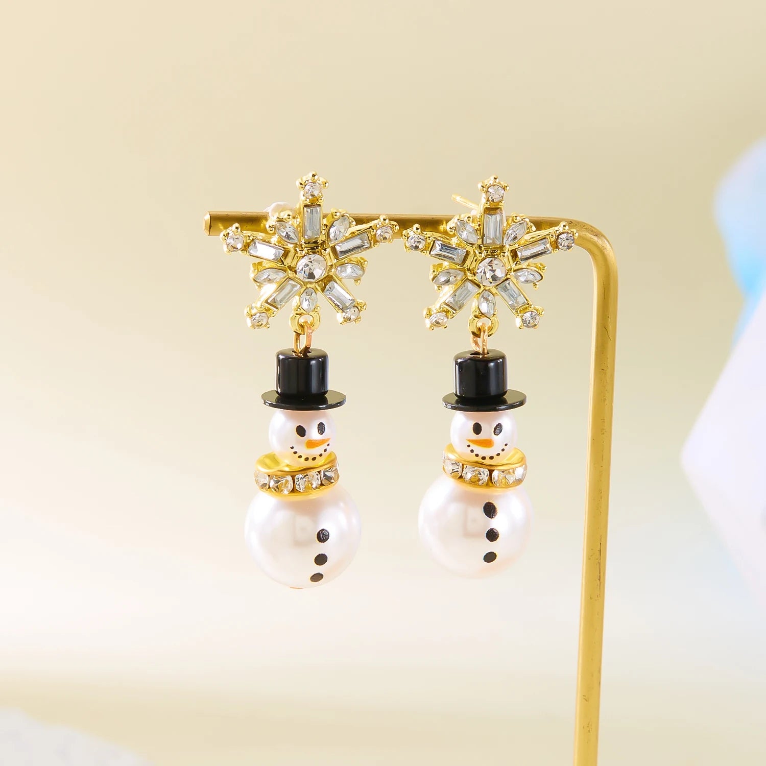 Fashion Christmas Snowman Snowflake Hoop Earrings For Women Pearl Crystal Piecring Cute Xmas Ear Jewelry New Year Gift