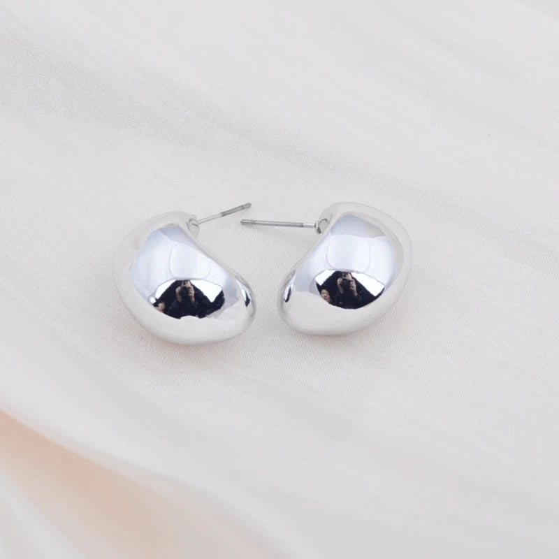 New Fashion Beans Shape Women's Stud Earrings Smooth Metal Korean Fashion Small Earrings Lovely Cute Fashion Ear Jewelry