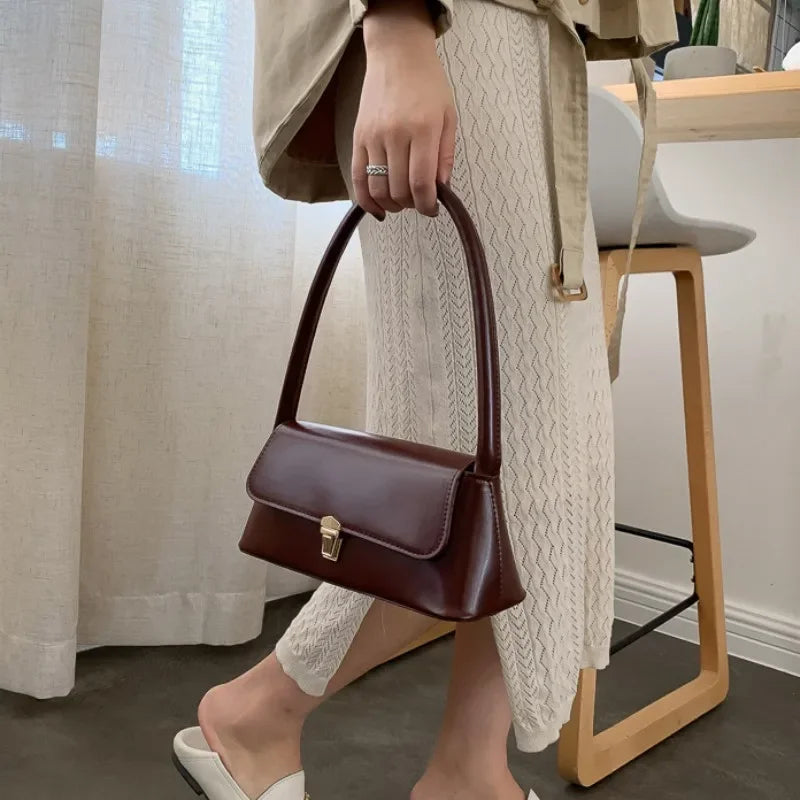 2024 Popular Retro Niche Baguette Shoulder Bag French Bag Western Style Portable New Tide Fashion Handbag Armpit Women's Bag