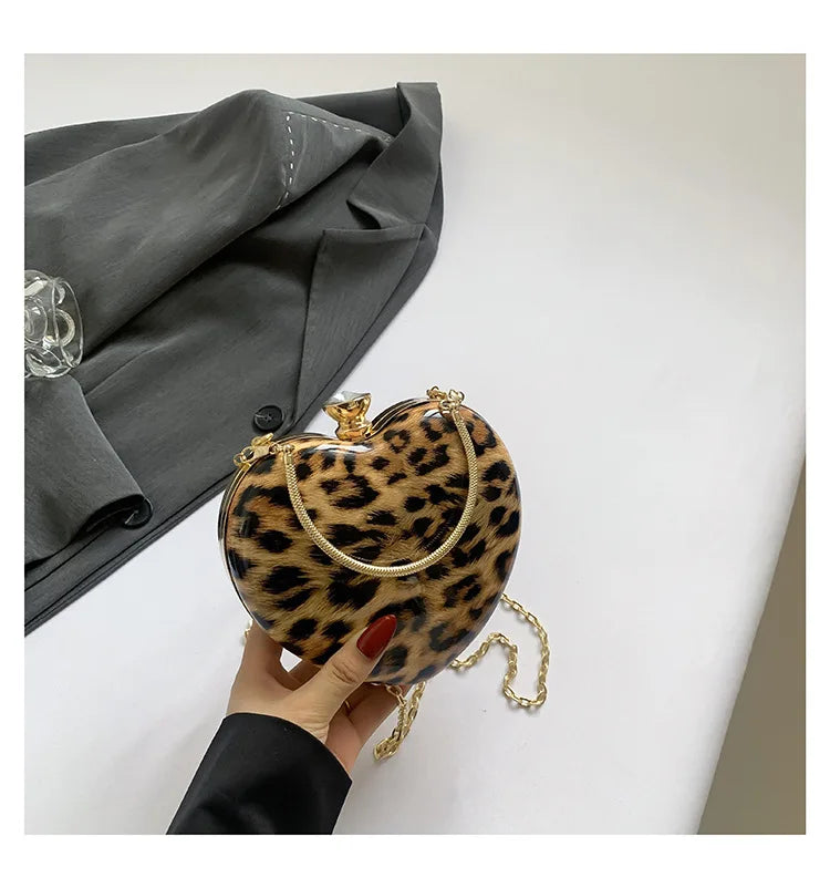 Ladies Famous Brand Evening Clutch Bag Heart Shape PU Patent Leather Leopard Print Luxury Phone Shoulder Handbag Women Wrist Bag