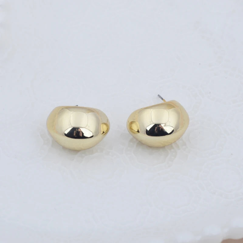 New Fashion Beans Shape Women's Stud Earrings Smooth Metal Korean Fashion Small Earrings Lovely Cute Fashion Ear Jewelry