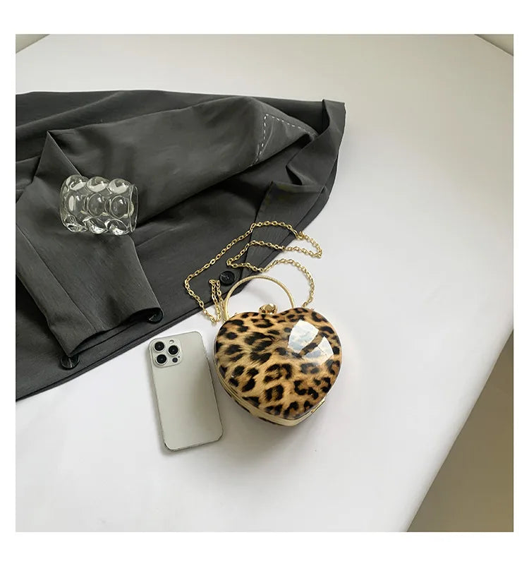 Ladies Famous Brand Evening Clutch Bag Heart Shape PU Patent Leather Leopard Print Luxury Phone Shoulder Handbag Women Wrist Bag