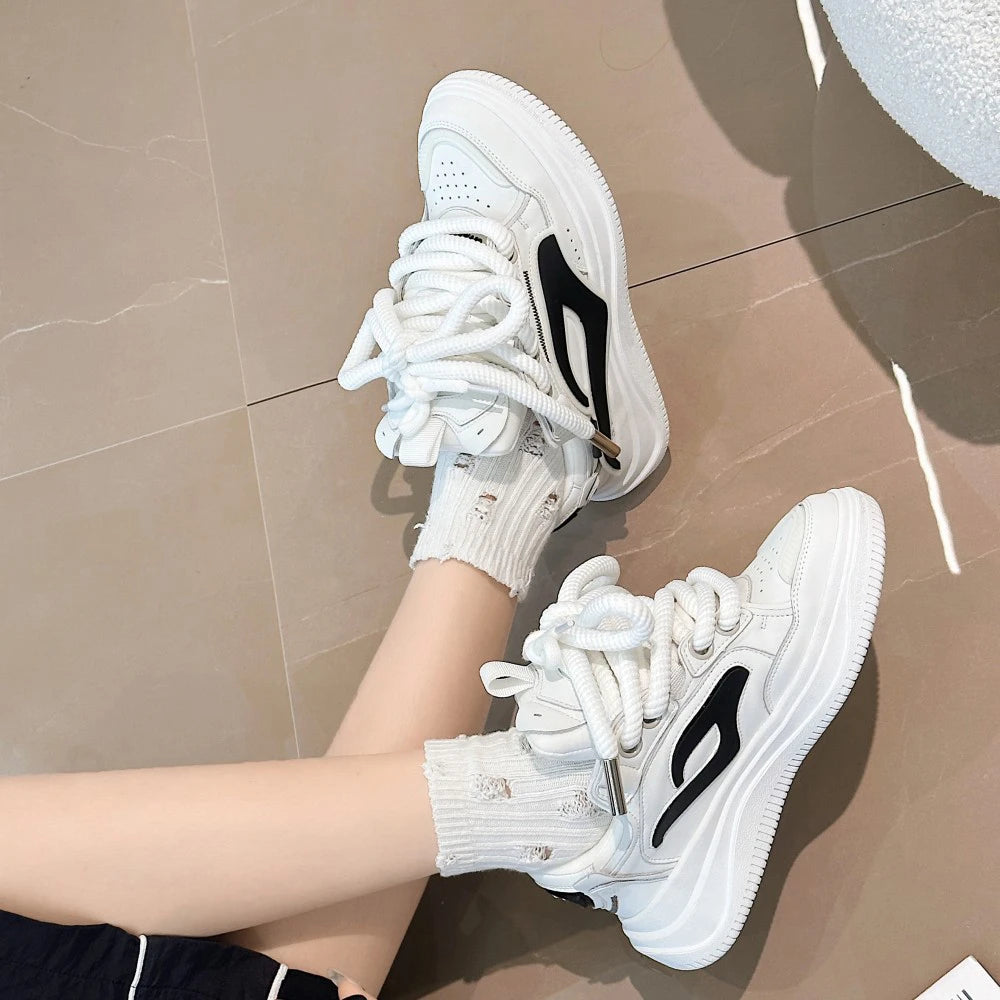 White shoe designer, women's fashion designer, inner layer high shoes, casual sole shoes, women's shoes, women's new shoes