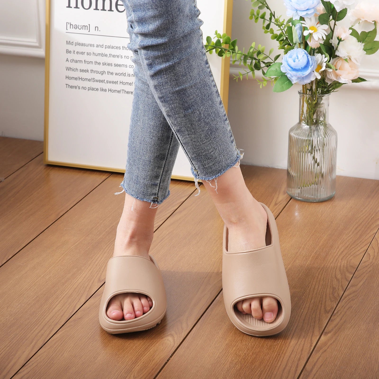 Kidmi Fashion Women Sandals Beach Flat Sandals Trendy brand EVA Sandals Summer 2024 Outdoor Casual House Sandals Bathroom Shoes